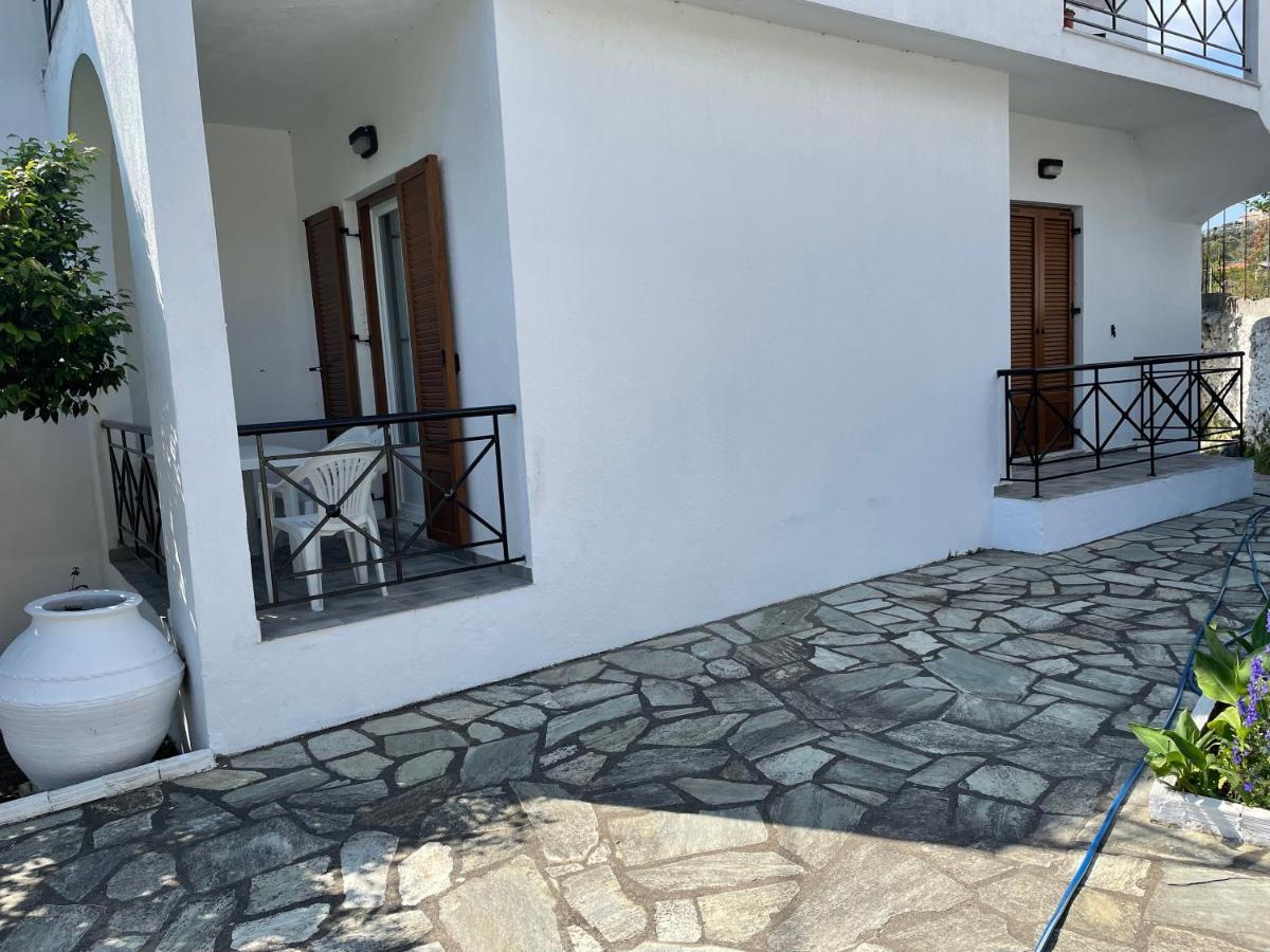 Karagiozos Studios & Apartments Bandar Skopelos Luaran gambar