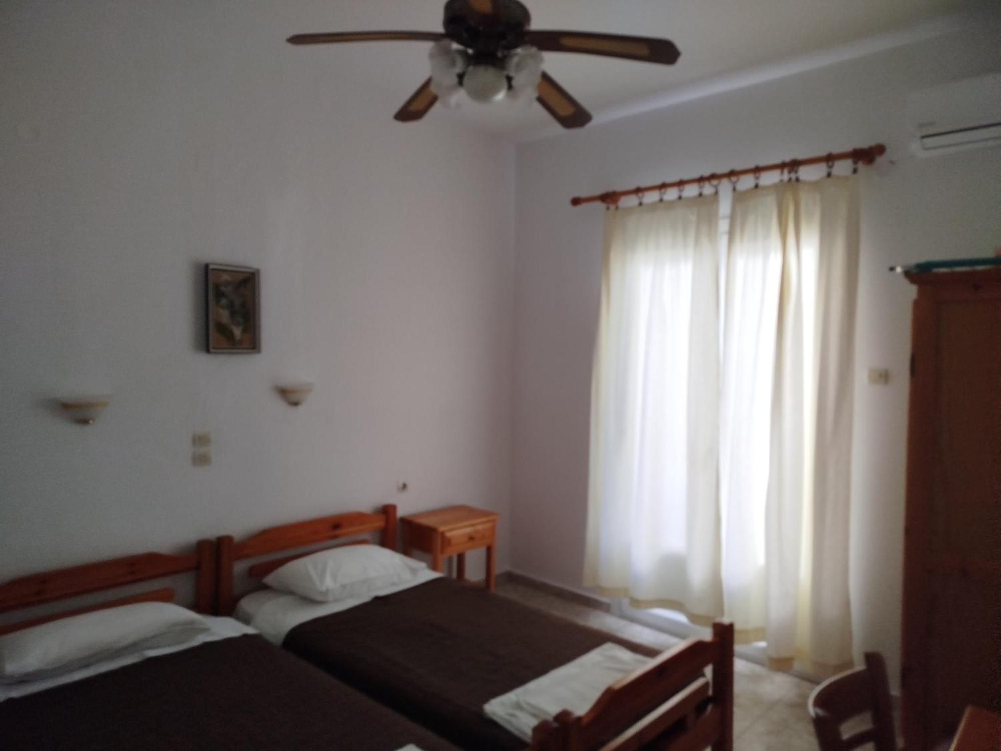 Karagiozos Studios & Apartments Bandar Skopelos Luaran gambar